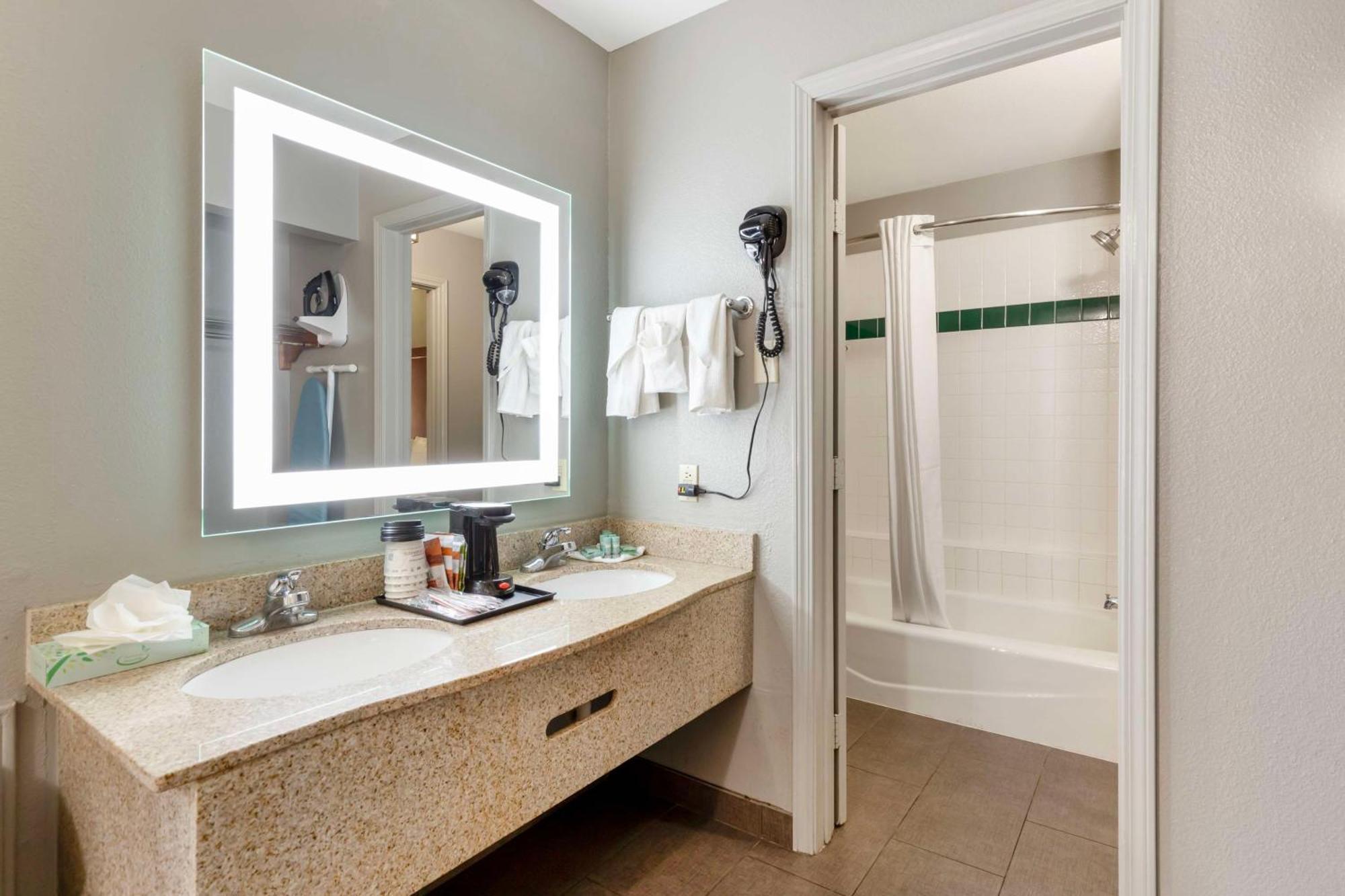 Best Western Near Lackland Afb Seaworld San Antonio Luaran gambar